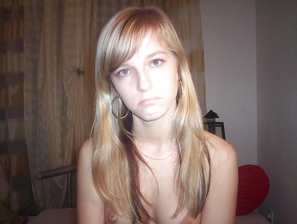 Beautiful and Nude girl N3 porn pictures