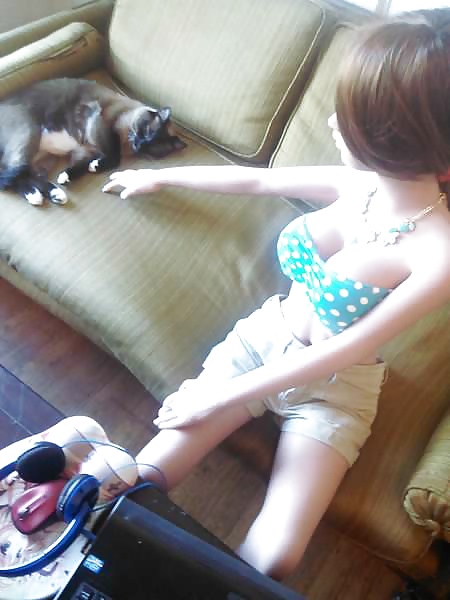 Nina chillin out. porn pictures