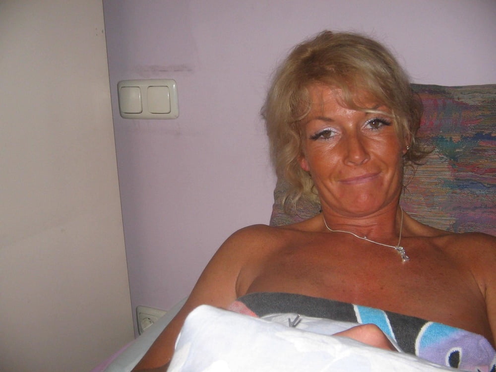 Mature blonde exposed - 60 Photos 