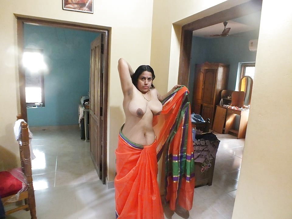 Saree Strip Photo Shoot - Saree strip photo shoot. horny mallu nude tease s...