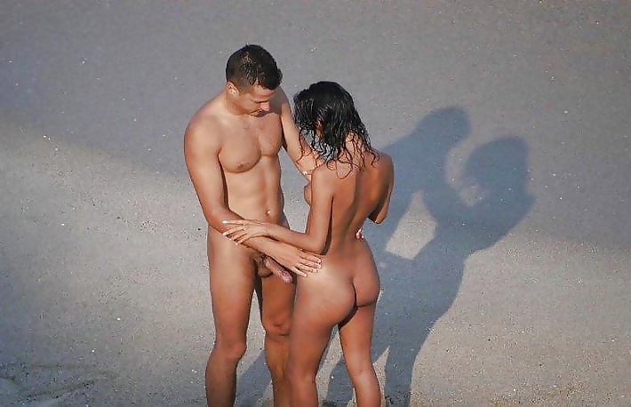 Voyeur Nude Beach porn pictures