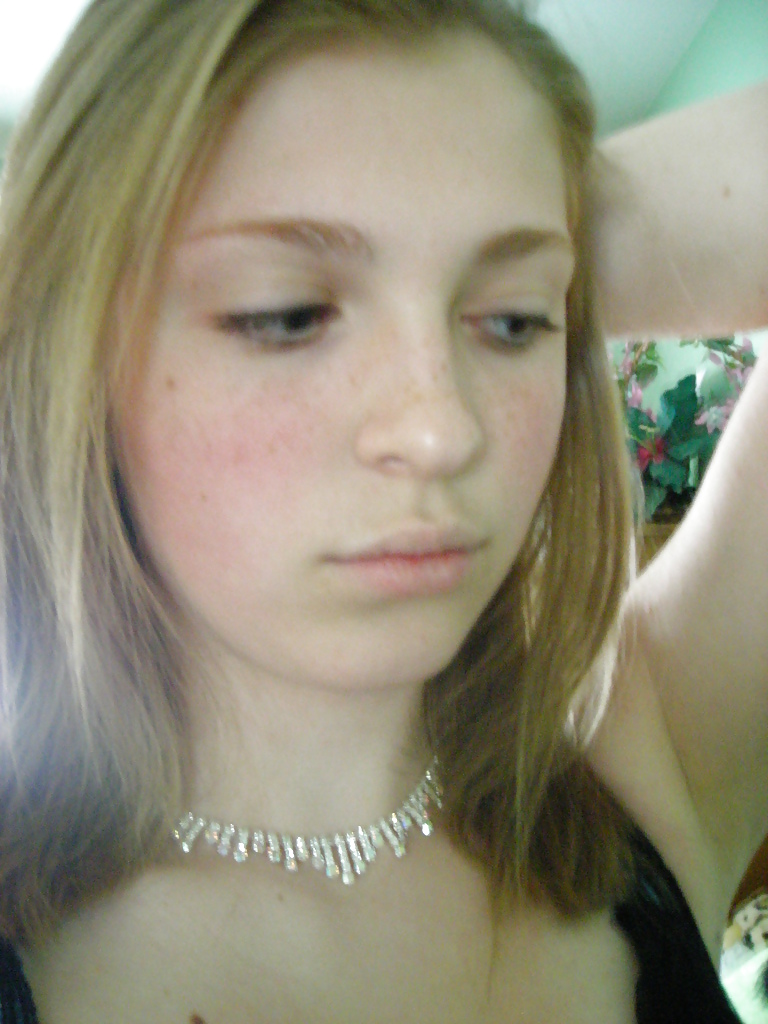 Teenage girl selfshot (Photo set) porn pictures