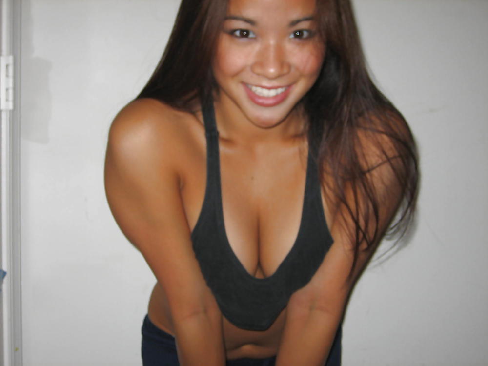Asian American teen self-shots porn pictures