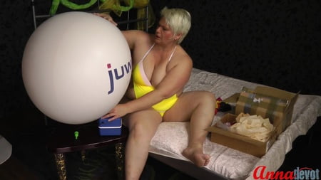 the new balloon inflating machine         