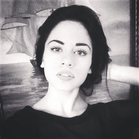 A lean, but attractive Anastacia. porn pictures