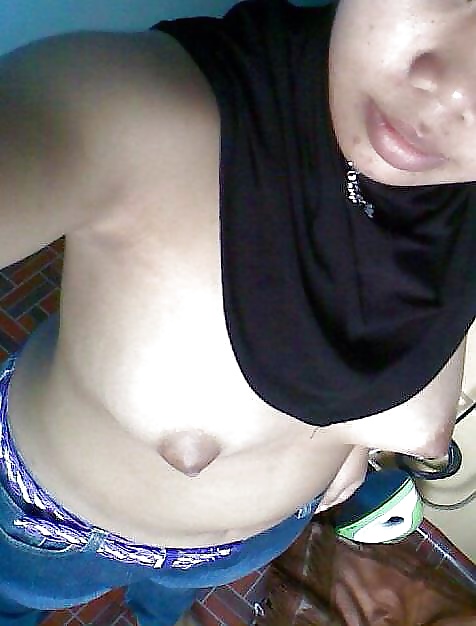 Gadis Melayu Sopan Berbogel porn pictures