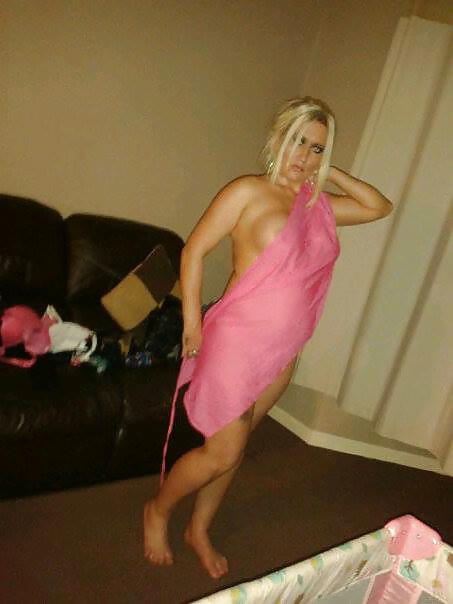 Chubby Slut Jody porn pictures