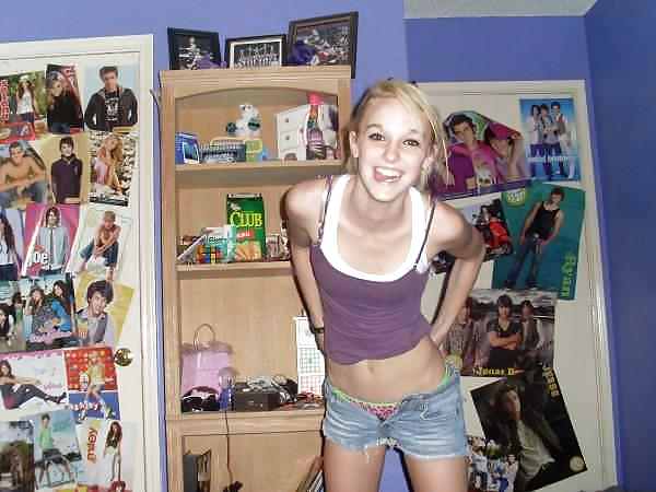 Skinny & tight girls - schlanke Teens mit geilen Bodys 23 porn pictures