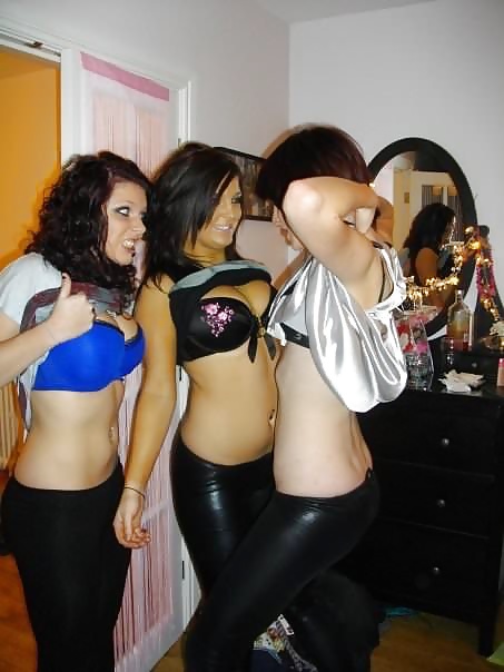 Sluts in Tight Pants! 25 porn pictures