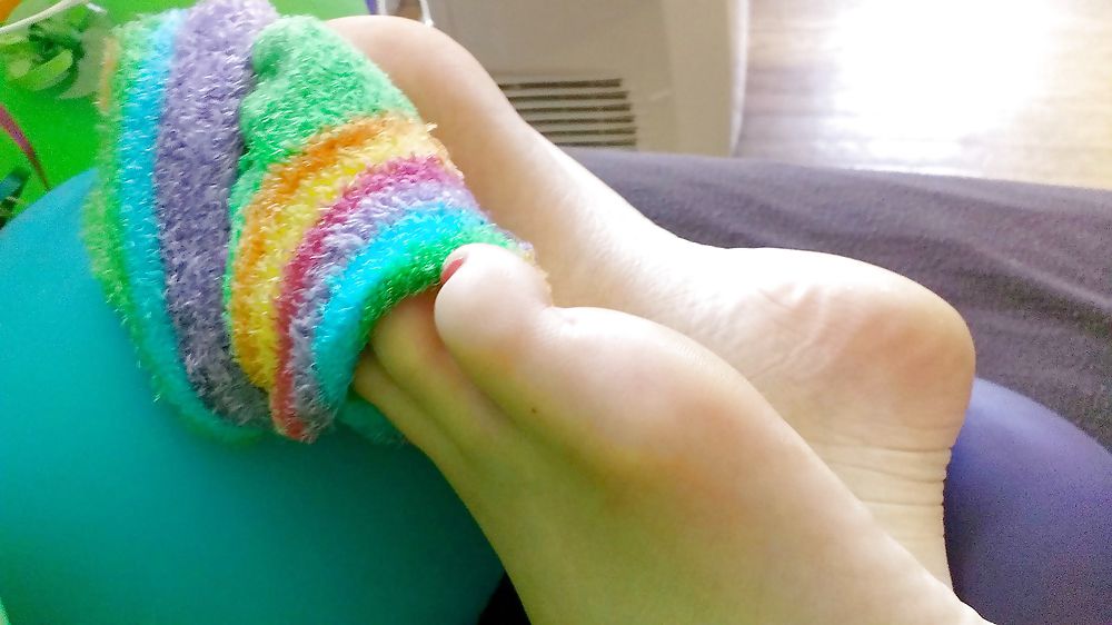 Hot Feet and Socks porn pictures