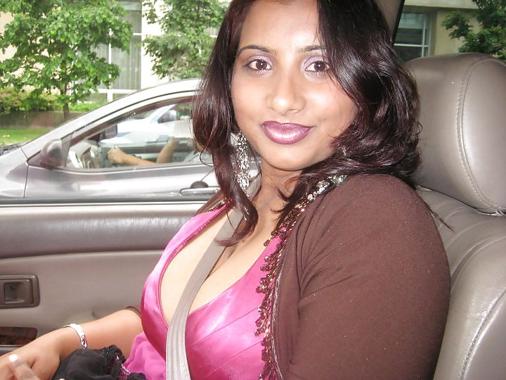 INDIAN SLUT AUNT! MY FAM porn pictures