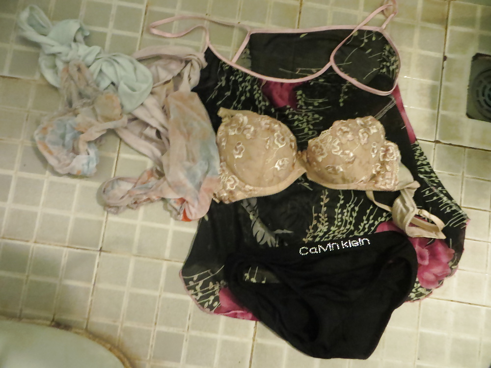 Dirty panties & bra of milf neighbour girl 26-07-2014 porn pictures
