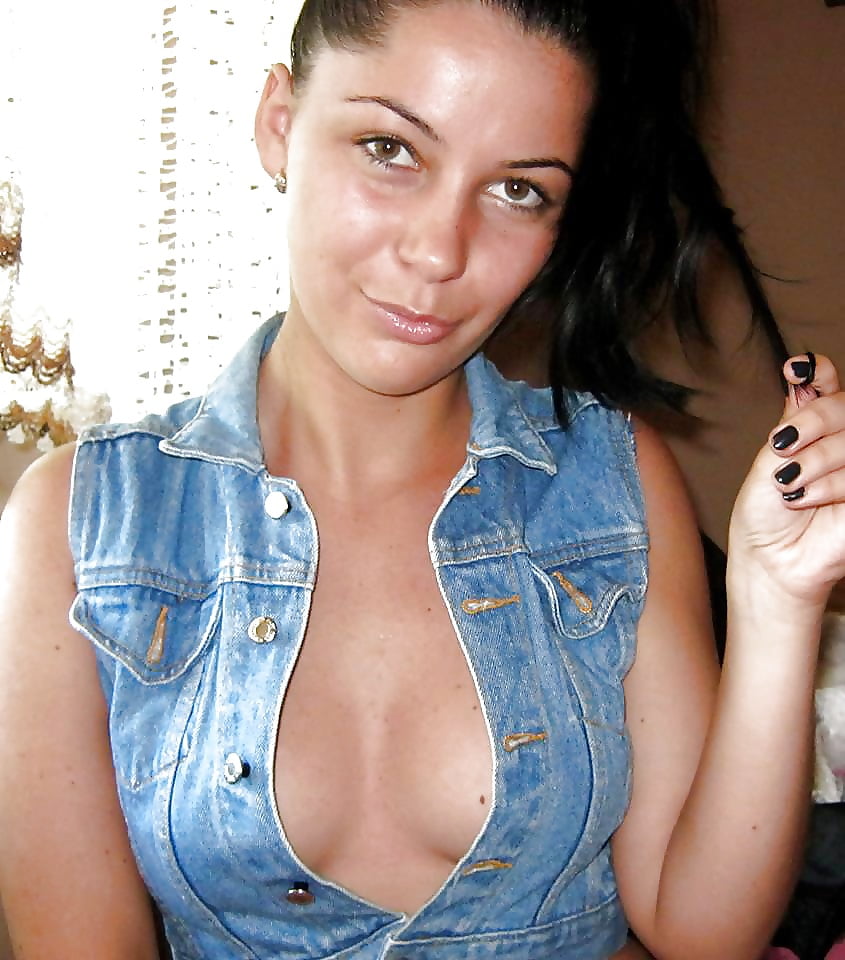 Romanian Teen Slut Kinga 3 porn pictures