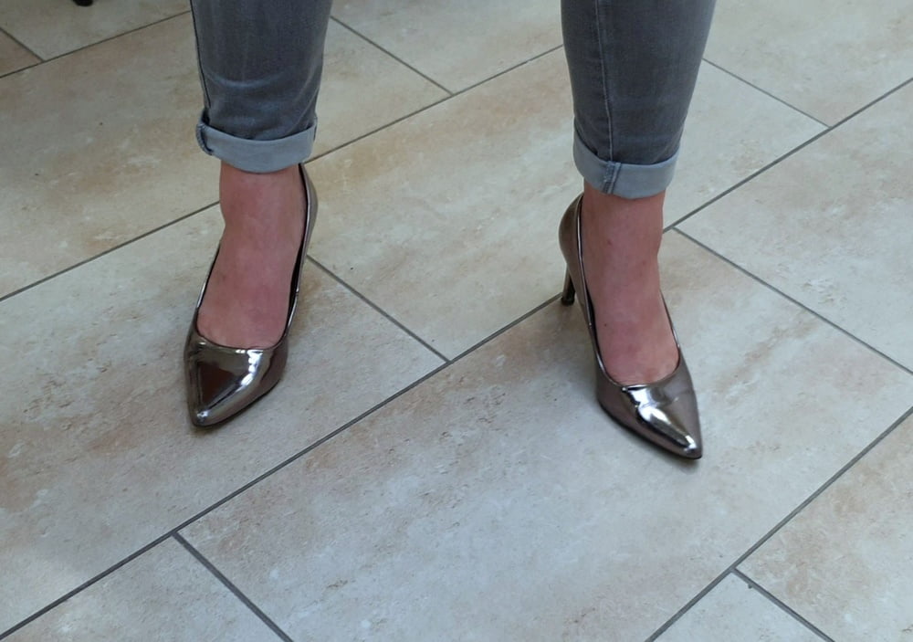 Candid feet photo #324254930