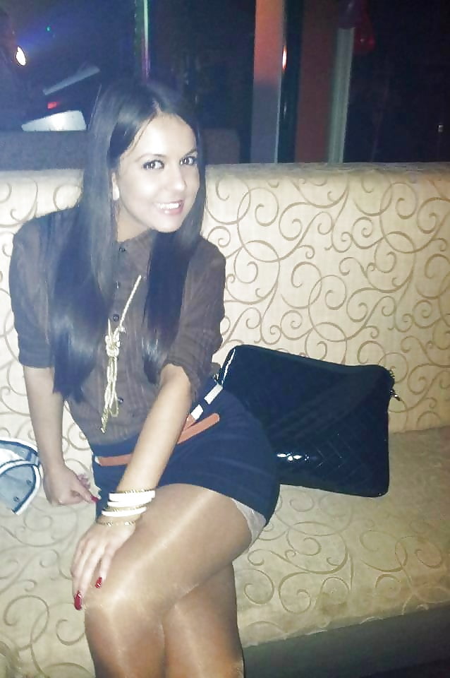 Laquelle embrocheras tu ? porn pictures