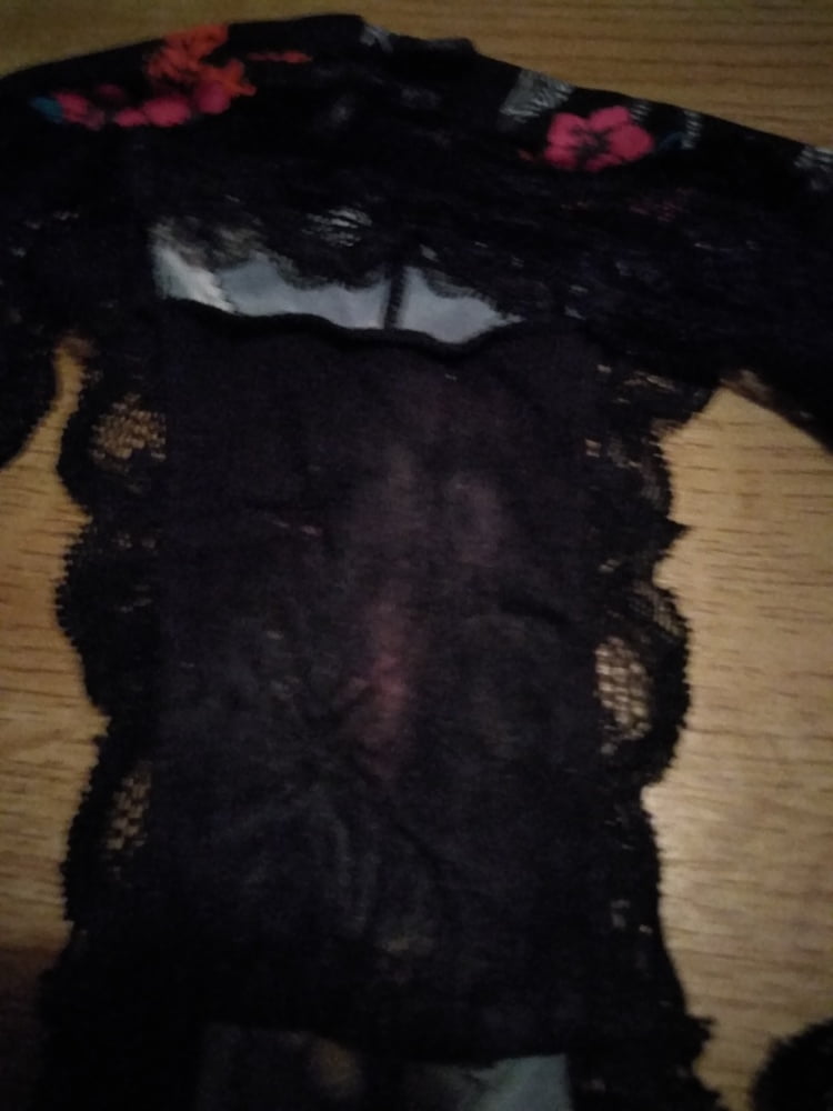 Dirty knickers sent to a guy on here - 2 Photos 