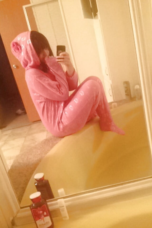 Cute Teen aka BabyBearAttack Selfies porn pictures