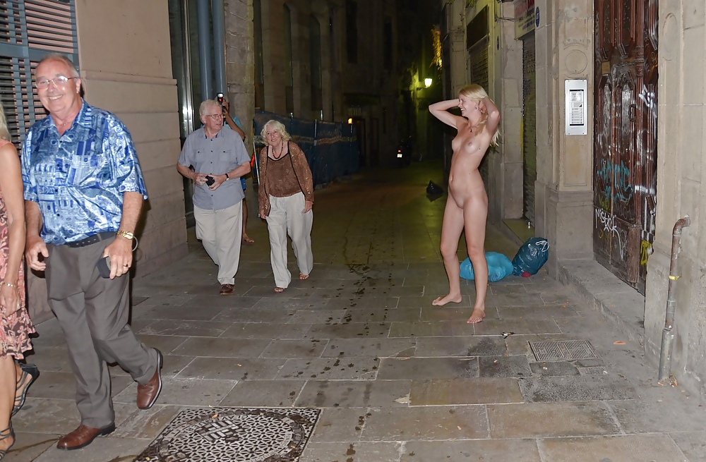 Naked in public porn pictures