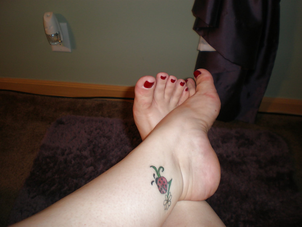 mature feet porn pictures