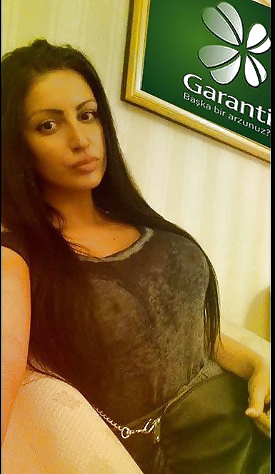 Turkish Bitch Deniz porn pictures